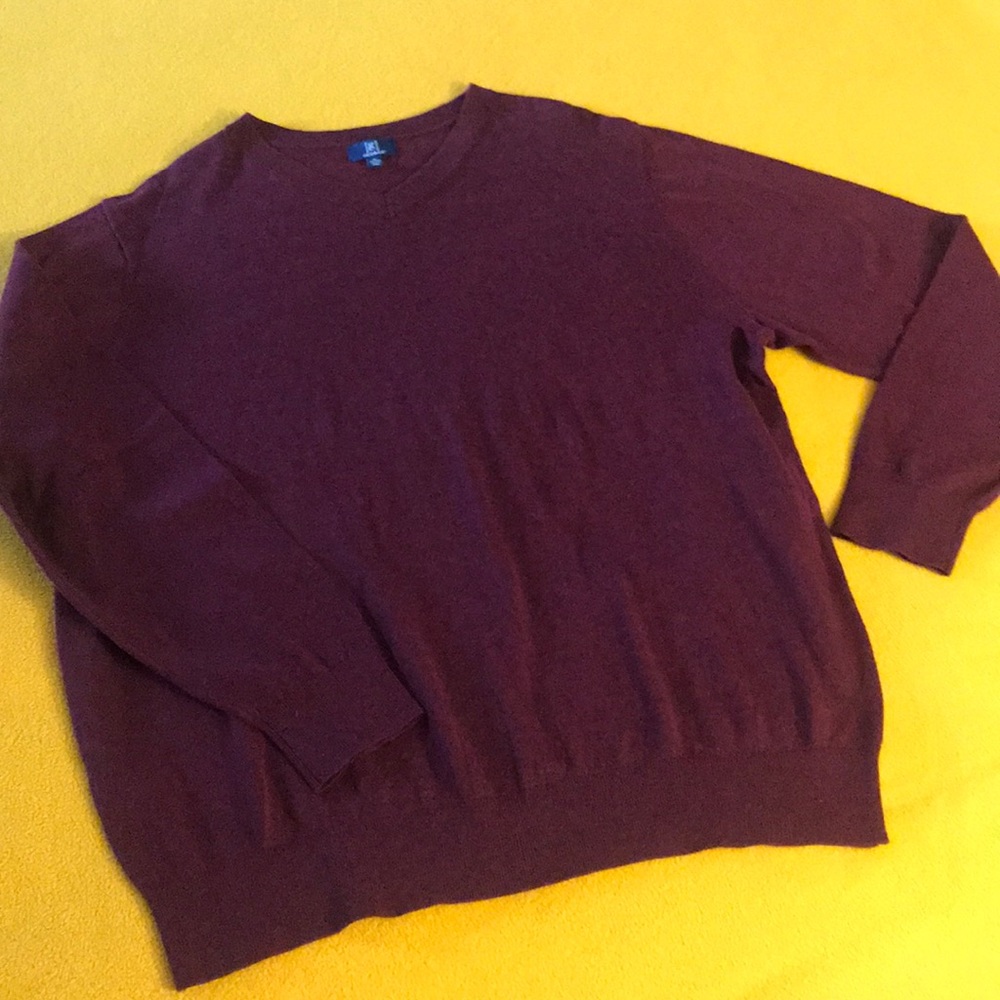 George men’s vneck pullover sweater